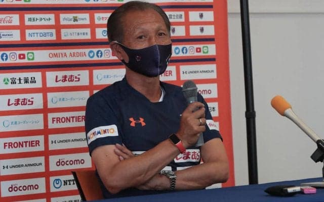 原博実氏が大宮Vのホームにサンタクロース姿で登場！「リアルすぎる」「本物感すごかった笑」