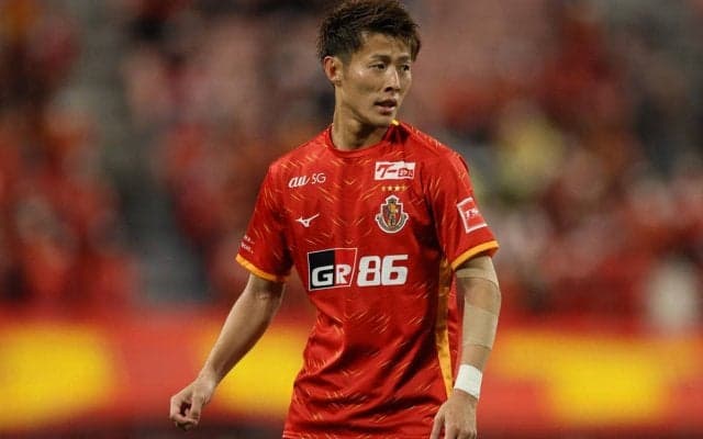 「表情がそっくり」「可愛いが溢れてる」柿谷曜一朗の妻・丸高愛実さんがクリスマスのファミリーショット公開「子供の嬉しそうな顔…幸せ」