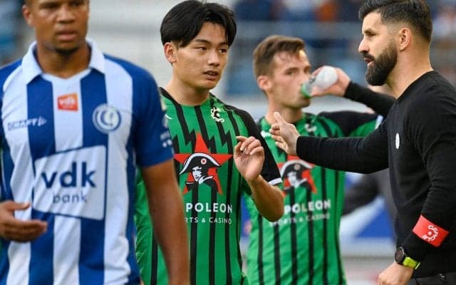 「可愛すぎる」「良い写真すぎ！」上田綺世が試合を終えて即帰国、妻の由布菜月さんとUSJでクリスマスデート「おかえりなさい」