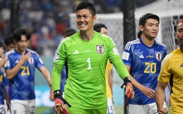 「奥様美人で素敵」「素敵なご家族」川島永嗣が妻と子供たちとクリスマスをお祝い「メリークリスマス」