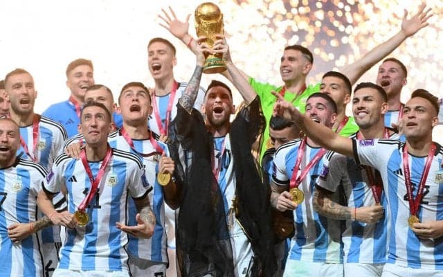 「こんなにも早くまた泣くなんて」アルゼンチンサッカー協会が国民に贈ったクリスマスプレゼントが話題に！「最高の贈り物だ」