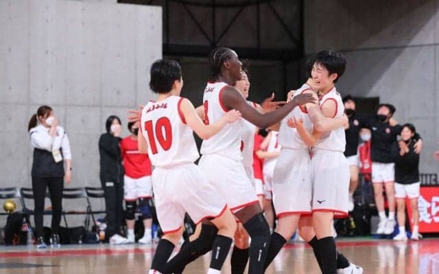 岐阜女子が大阪薫英女学院との強豪校対決を制し、2019年以来となるウインターカップ4強入りを果たす