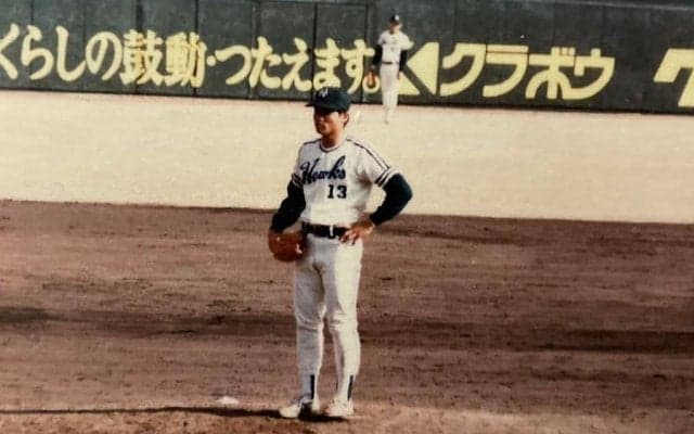 思わず「僕、右でも投げられます」　テスト合格で騒動に…前代未聞の“両投げ投手”