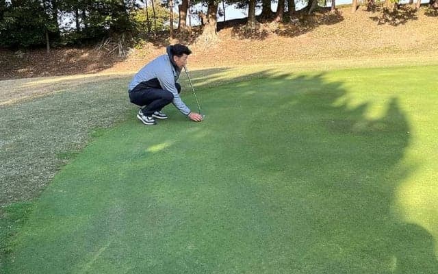 DeNA三浦監督がダンディー“BOSSコーデ”、「ポイントは靴」　桑原＆伊勢と3番勝負