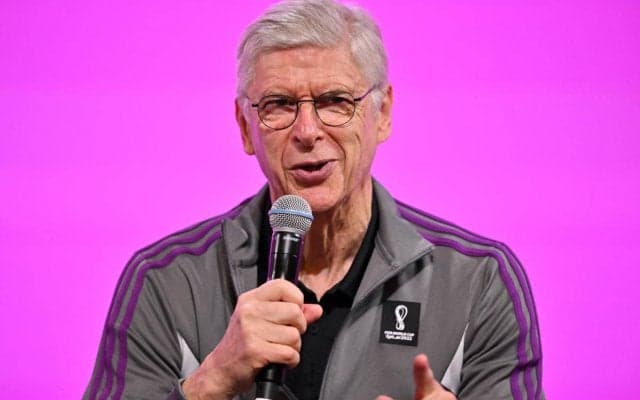 「涙が浮かぶ」「やっと戻ってきた」ヴェンゲル氏が退任以来4年半ぶりにスタジアムを初訪問！ファンも感激