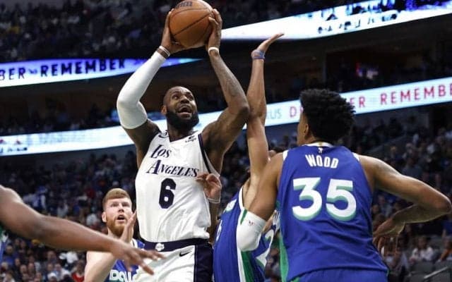 AD離脱でレイカーズは4連敗も、前を向くレブロン「俺は試合をするのが大好きなんだ」