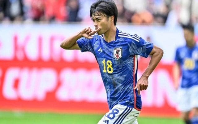 「バックステップを踏んだ瞬間に内側に」日本代表・三笘薫のW杯後初戦の「ヘディング決定機」を元代表FWが絶賛しながらも悔しがる！ フル出場した試合で魅せた後半のビッグチャンス