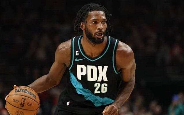 ブレイザーズのジャスティス・ウィンズロウが左足首捻挫で最低2週間の離脱