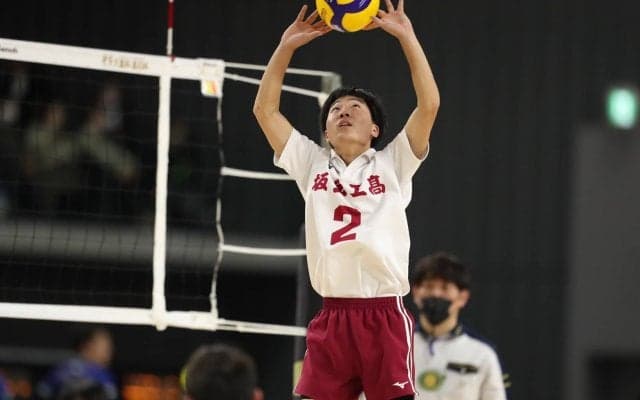 坂出工 春高でもマジカルコンビバレー旋風の予感　西山監督「夢を与えるバレーボールをしたい」【春高出場校の天皇杯①】