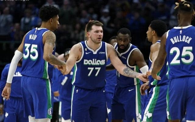 ドンチッチ率いるマブスが直近20シーズンで1万3884チームが果たせなかった大逆転劇を完遂