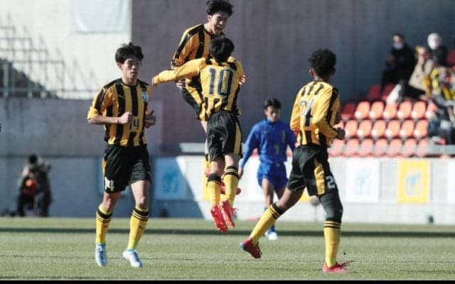 “夏の王者”前橋育英が苦しみながらも初戦制す！　日章学園に2発逆転【高校サッカー選手権】