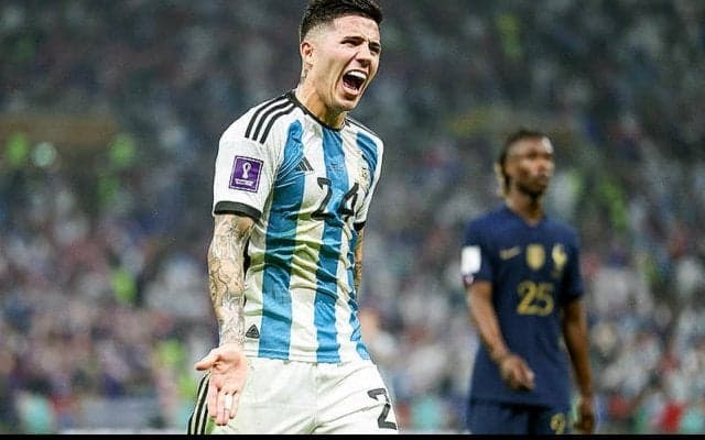 「売却は1億2000万ユーロのオファーのみ」、ベンフィカ会長がメガクラブ狙うE・フェルナンデスに言及