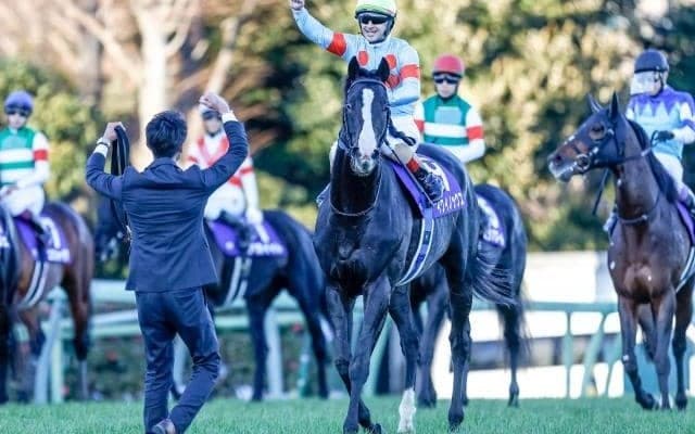 【2022年GIプレイバック(下半期)】3人の日本人GIジョッキーが誕生 有馬記念でイクイノックスが親子制覇