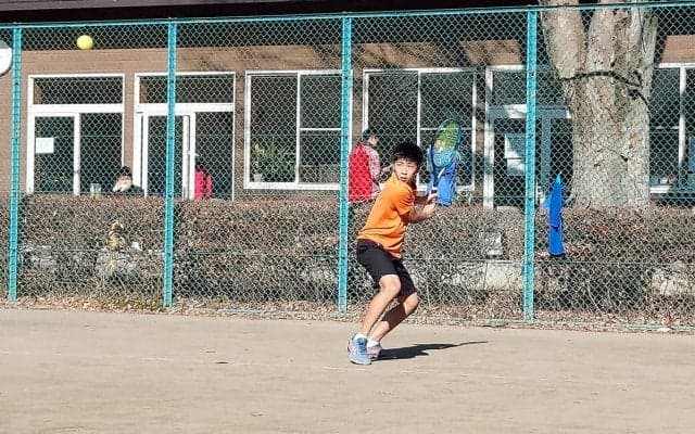 年末年始恒例!「第28回むさしの村ニューイヤージュニアテニストーナメント」が開幕＜大会初日18歳以下男子試合結果＆写真＞