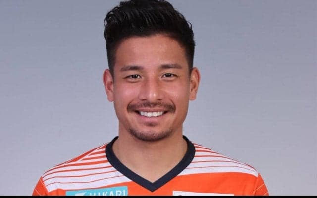 愛媛、チーム最多8ゴールの松田力と契約更新　「序盤から快進撃を」