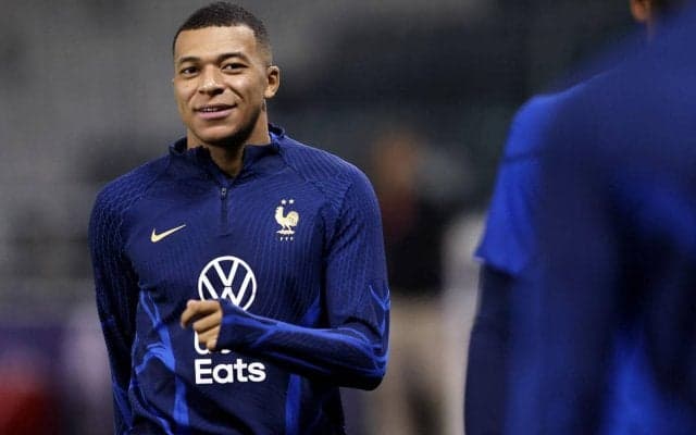 W杯得点王・ムバッペが弟の誕生日を祝福！ツーショットにはピッチでの共演を望む声も「26年は2人のムバッペでW杯制覇を」