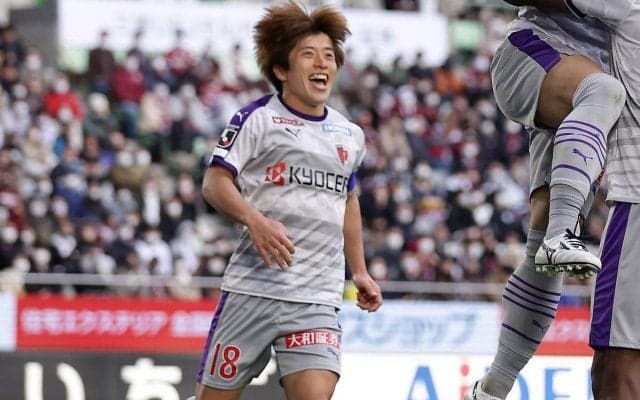 「かっこよ！！」「大河ドラマでしょうか」京都・松田天馬から新年の挨拶、袴姿には歓声多数