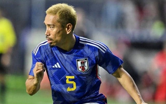 「なんやブラ友てww」日本代表・長友佑都と俳優・大泉洋の「肩組みブラ友写真」公開！ ファンから多くの突っ込みを受けた年末ショット