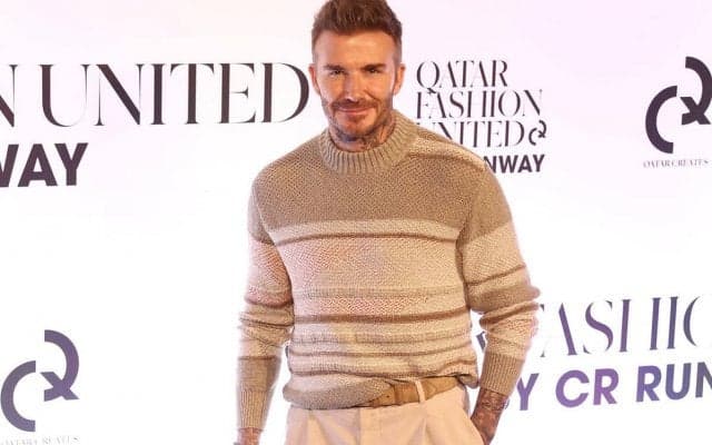 みんな楽しそう！ 花火をバックにベッカム一家が新年の挨拶も1人足りず「寂しいよ」