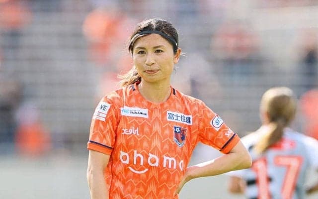 「こんなに着物似合うサッカー選手います⁉️」大宮・鮫島彩が「清楚すぎる着物姿」披露！ 「新年早々、可愛すぎます」「鮫ちゃん、優勝です」と絶賛コメント続々