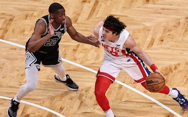 波状攻撃でスパーズを撃破したネッツが連勝数を「12」へ…渡邊は7得点5リバウンドを記録