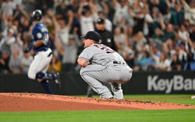 マウンド殴って骨折の右腕、“最速左腕”はタトゥーで離脱…　昨年のMLB“珍事件”