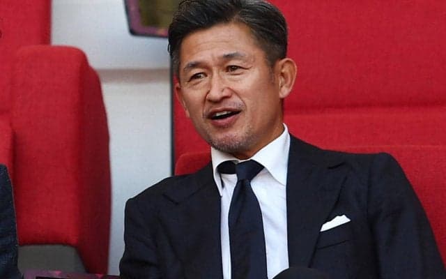 「完璧です」「すげ〜良い写真」注目は寅さん姿のキングカズ!? 格闘家・三浦孝太が父と兄との3ショット「嬉しい3ショット」