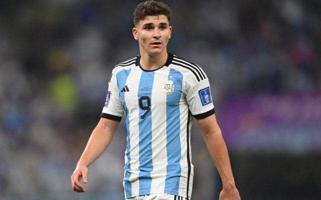 別れろと2万件の署名!? W杯4ゴールのアルゼンチンの新鋭・アルバレス、彼女との破局求める嘆願書がファンから出される