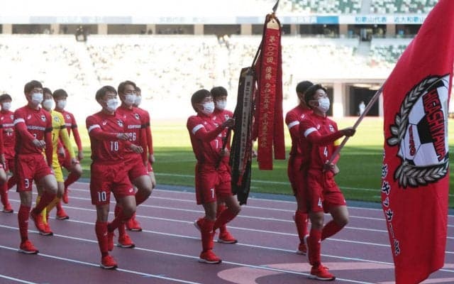 東山が日体大柏とのPK戦制し初のベスト4！前回大会の悔しさ知るGK佐藤が魂のセーブ【高校サッカー選手権】