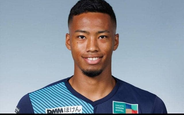 福岡がDF三國ケネディエブスと契約更新、昨年8月に栃木から復帰