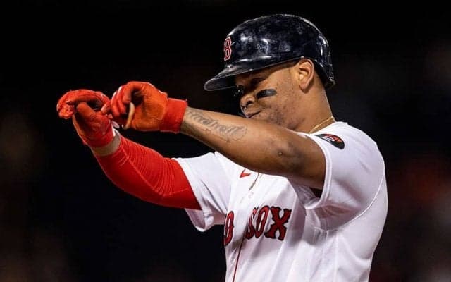 【MLB】強打者デバース、11年438億円でRソックスと契約延長　三塁手の史上最高額