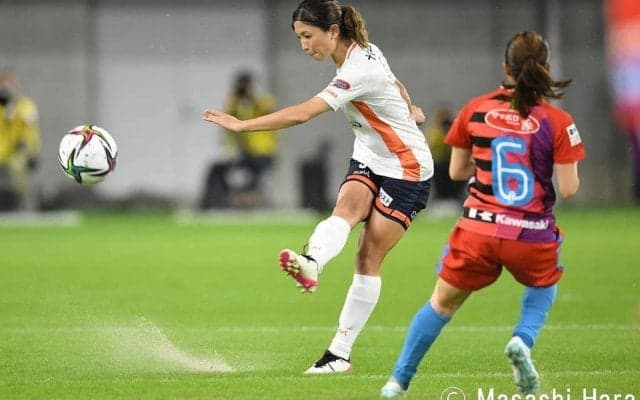 ｢天から何物与えられたんですか｣元なでしこ・鮫島彩が華麗なピアノ演奏を披露！華麗な音色に、元女子バレー選手も｢私ヴォーカルやる｣とまさかの反応