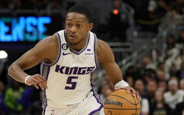 ジャズ戦の最終クォーターで爆発したディアロン・フォックス「ゾーンに入っていた」