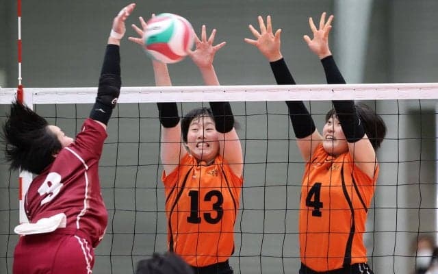 日本航空、女子も１６強　前回男子Ｖに刺激、エース渡辺が躍動　春高バレー