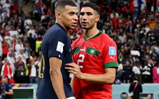 ムバッペ＆ハキミ、ニューヨークでストリートパフォーマンスを見物も全く気付かれず