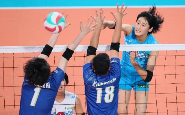 共栄学園はベスト８で力尽きる　１年生の秋本美空「点が取れて自信に。また春高にきたい」／春高バレー