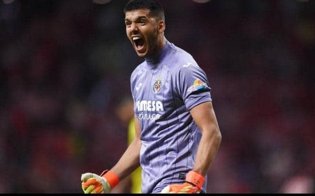 アヤックス、ビジャレアル守護神ルジを獲得！　総額最大14億円の移籍に