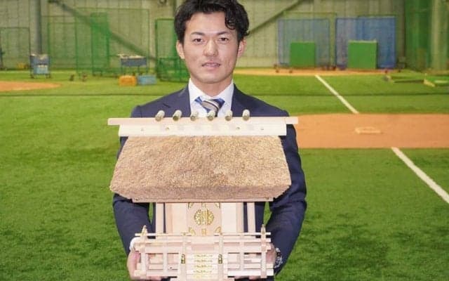 伊勢神宮の神棚持参…“前代未聞”の珍入寮　DeNAドラ3に恩師「お祈りして練習に行け」