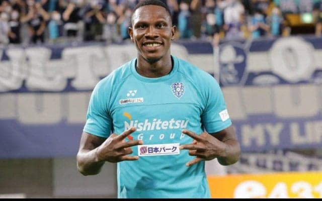 福岡が元カメルーン代表FWジョン・マリと契約更新！　昨夏復帰で14試合1ゴール