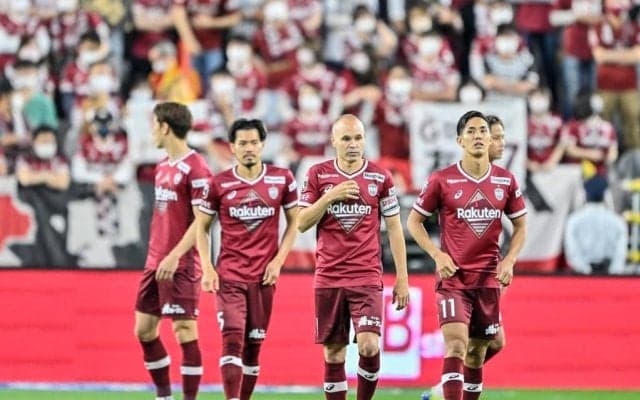 「斜めストライプか!?」「襟はついてなさそう」ヴィッセル神戸が公開した「新ユニフォーム\"予告動画\"」にヒントあり!? ラスト6秒を見たサポーターがデザインを予想