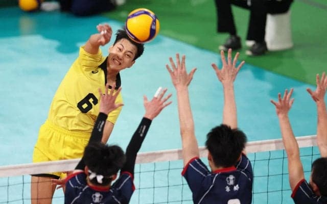 春高バレー　鎮西は２年生の次期エース井坂が躍動