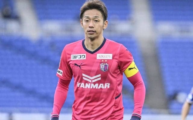 元同僚は「竹内涼真?」とコメント！ 清武弘嗣がセレッソ大阪の「新ユニフォーム\"モデル写真\"」を公開…ファンからは「めっちゃ似合ってます」の声あがる