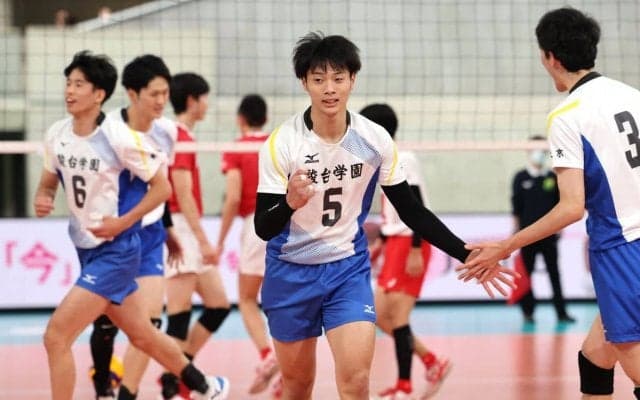 春高バレー　駿台学園、堅守とサイド攻撃で圧倒　２度目Ｖへ