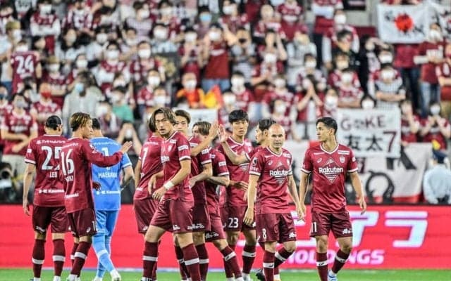 「え、めっちゃええやん!!」J1神戸が今季着用の「新ユニフォーム」発表！ クラブ史上初というダイアゴナル・ストライプ柄を採用した新デザイン