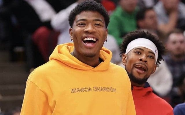 幻の“ヘッドバンド”スタイルでプレーした八村塁「頭がキツかったので取りました」