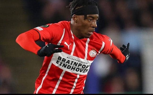 今冬積極補強のチェルシー、PSVのU21イングランド代表WGにも注目か