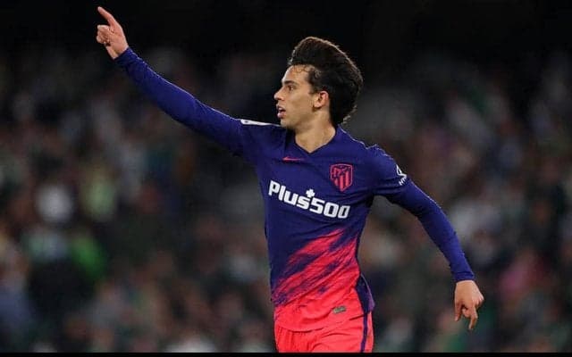 チェルシー行き濃厚のジョアン・フェリックスが10日にロンドンへ！ 空港へ向かう姿も確認