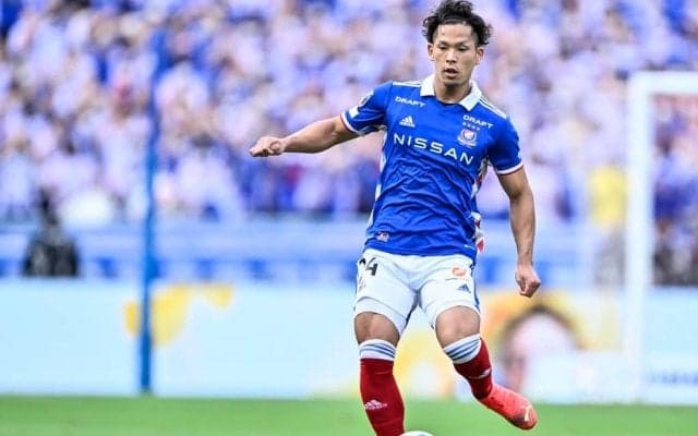 「通訳分の費用を節約できる」セルティック新加入のMF岩田智輝が堂々たる英語でサポーターに挨拶！ 「ハリー・ケインよりも英語が上手」など、スタジアムでの振る舞いに拍手喝采