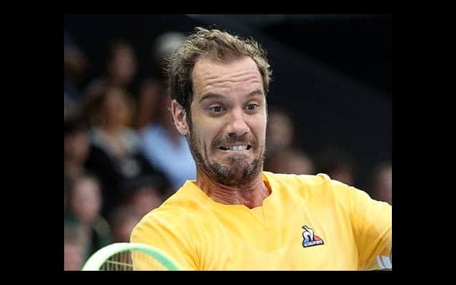 ガスケ、マッチ590勝飾る
