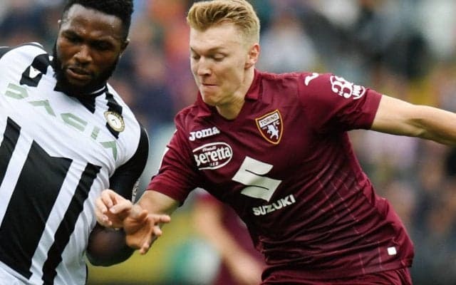 インテルがトリノの23歳DFスフールスに関心、シュクリニアル&デ・フライ退団に備え